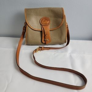 Vintage Dooney & Bourke crossbody bag